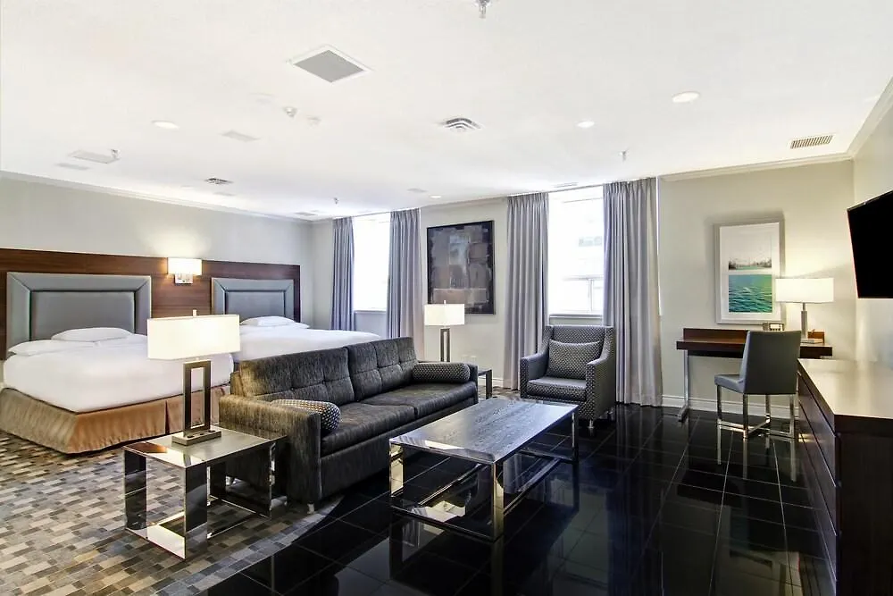 Doubletree By Hilton Toronto Downtown होटल