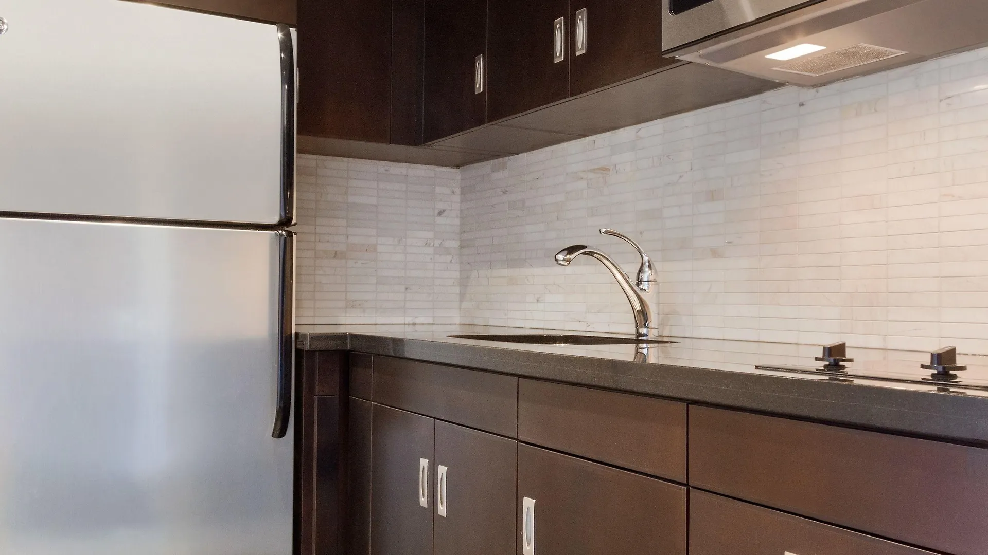 Doubletree By Hilton Toronto Downtown होटल