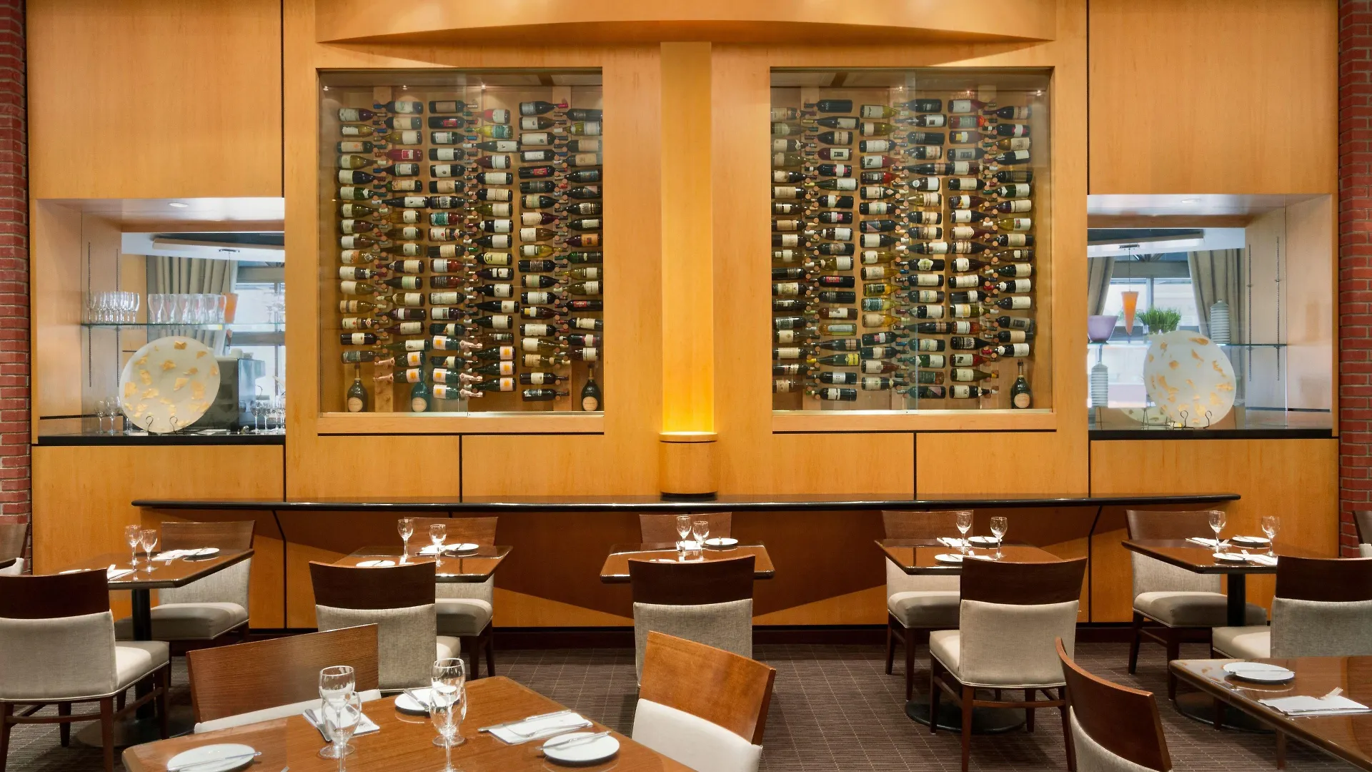 Doubletree By Hilton Toronto Downtown होटल