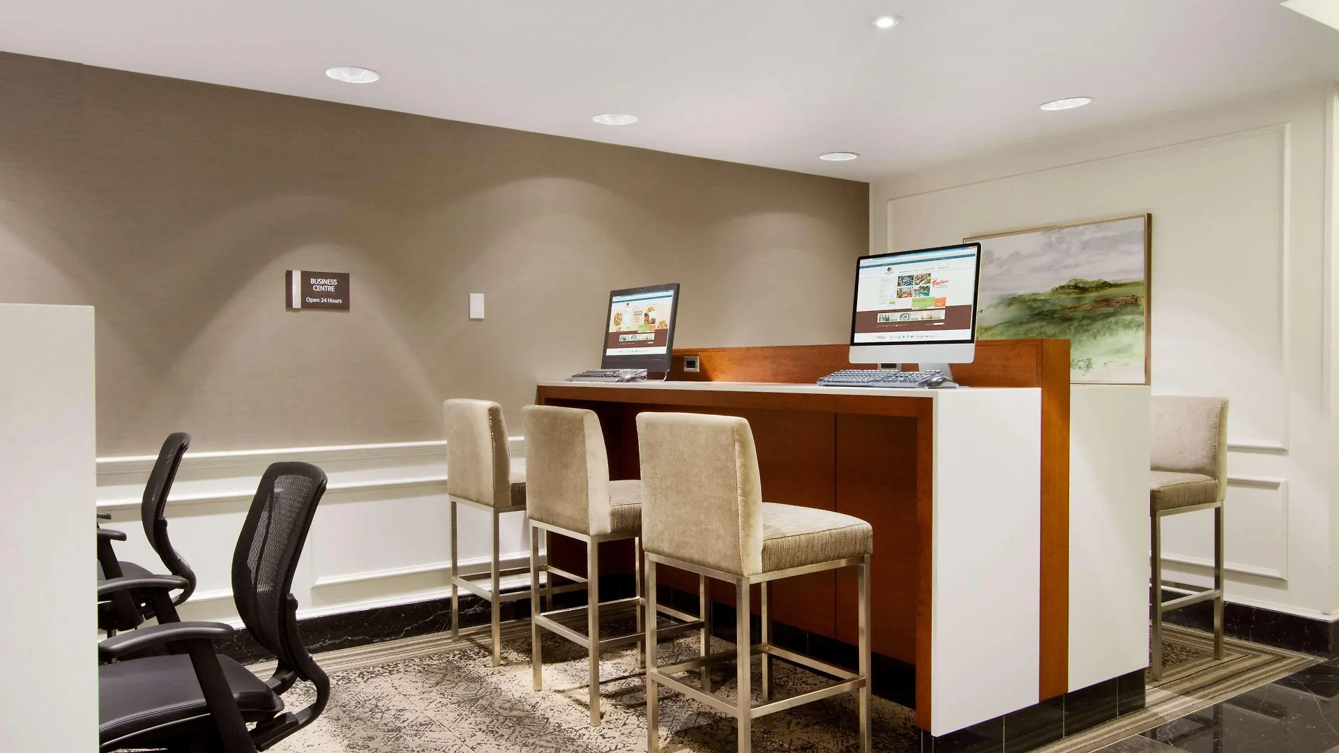 **** होटल Doubletree By Hilton Toronto Downtown Canada