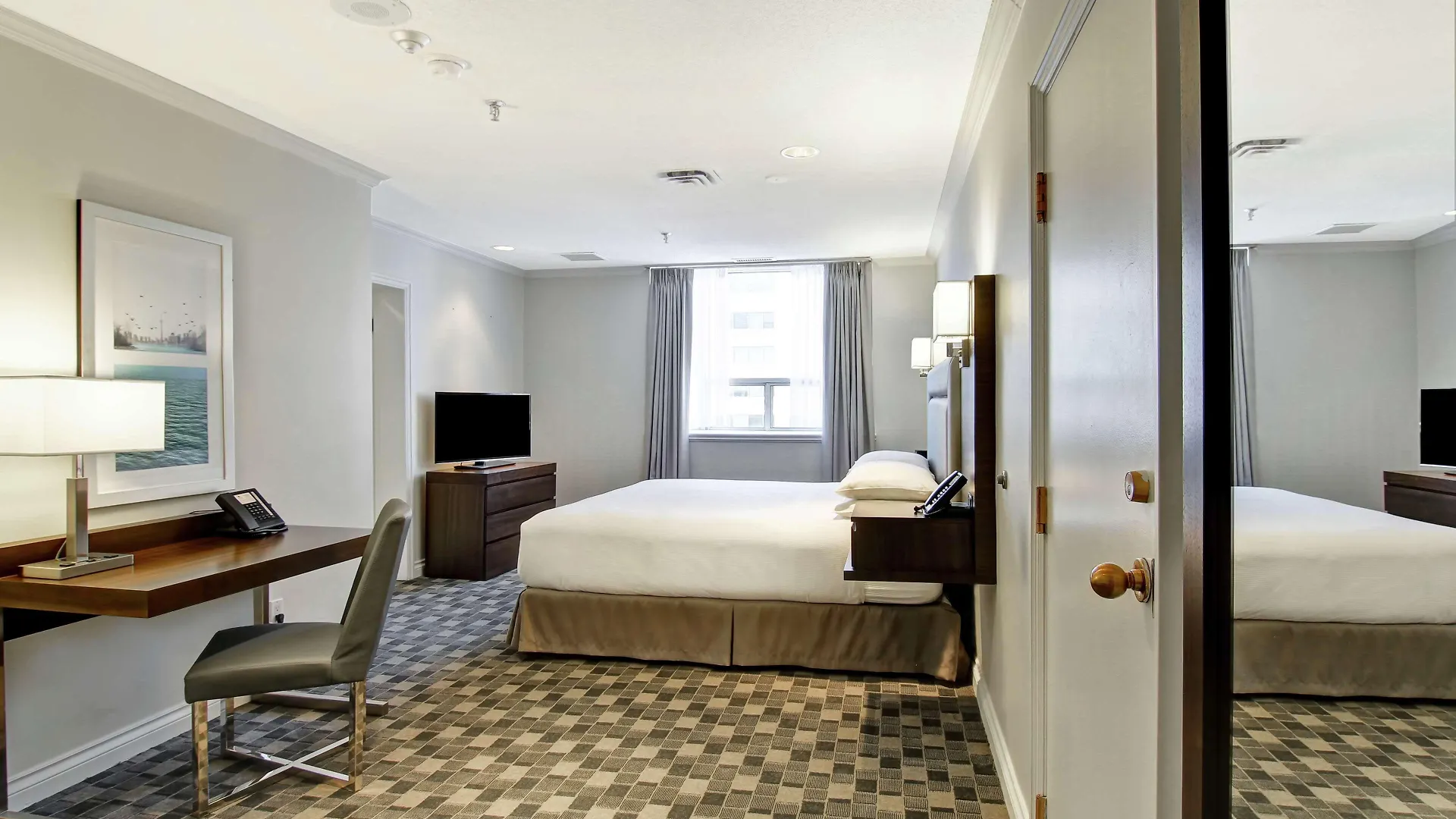 Doubletree By Hilton Toronto Downtown